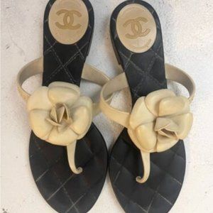 Chanel Camellia Quilted Sandals Flats Shoes Thong Jelly Cream Black (39)
